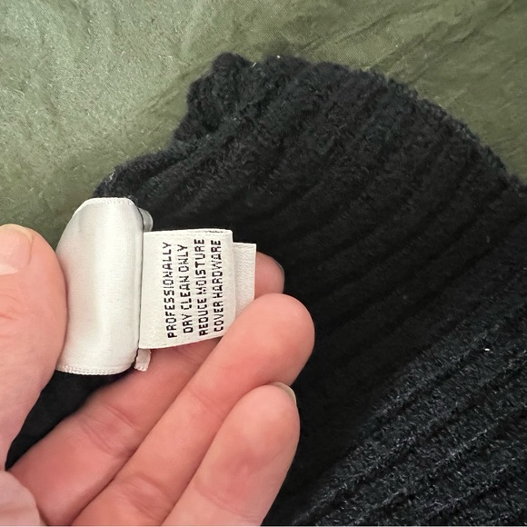 St. John Sport Essentials by Marie Gray Vintage Turtleneck – Size L - Picture 4 of 8